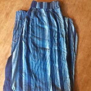 4 for $25 NWOT CUTE ECOTE FLARE PANTS💎